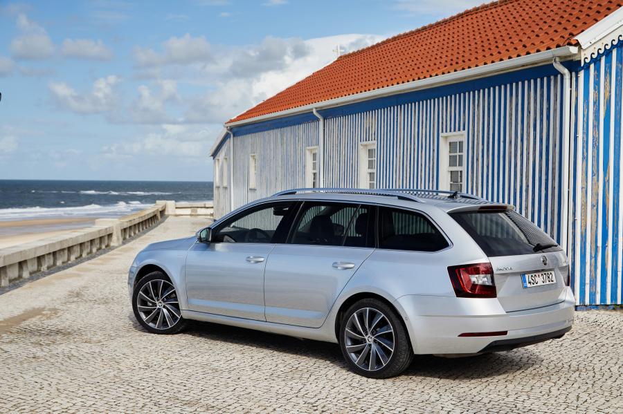  Skoda Octavia Combi Laurin & Klement 4x4 2017 года  (WW) (фото 7 из 9)